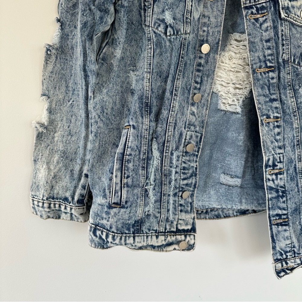 Fantastic Fawn Distressed Denim Jacket Size Large - Picture 4 of 7